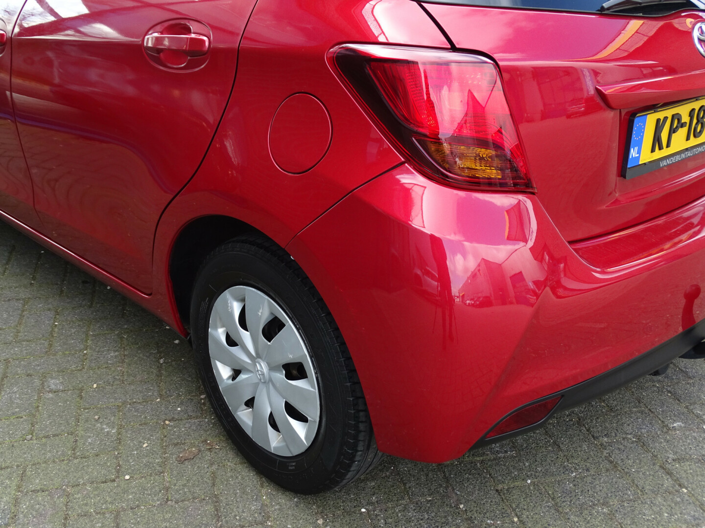 Toyota-Yaris-10